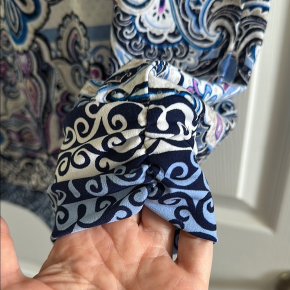 JM Collection Graphic Blue and White Short Sleeve Blouse L - Picture 4 of 5